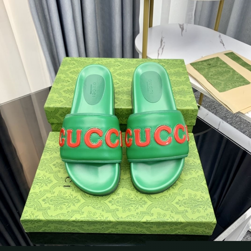 G*u*i slippers